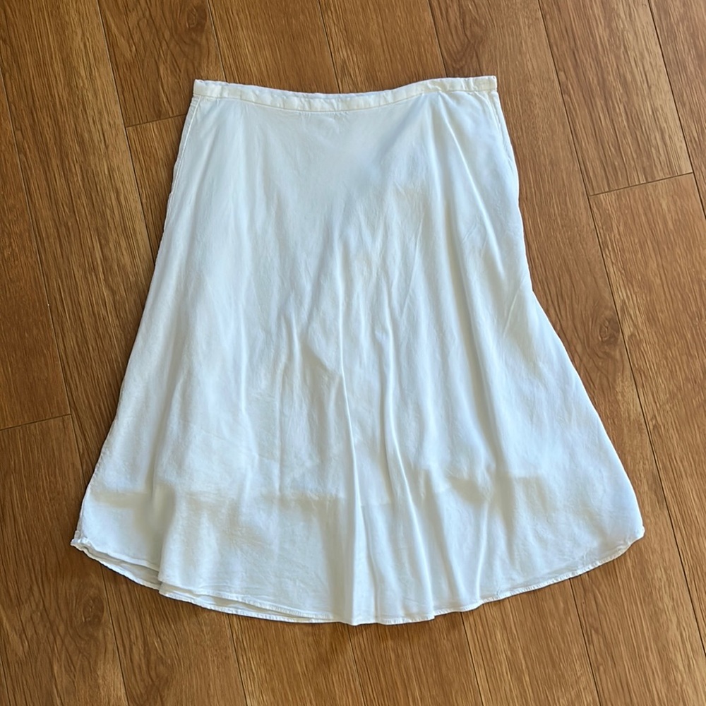 White brandy melville skirt (Charlotte skirt)
